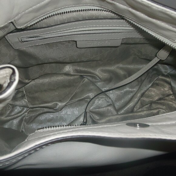 Michael Kors Soft Leather Hand Bag in Cream with Grey Snake (look) Top Handle - Picture 6 of 12